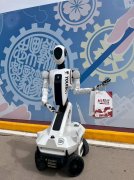 <b>动学院2025级顾同窗冲动地说：“取通知书合照的</b>