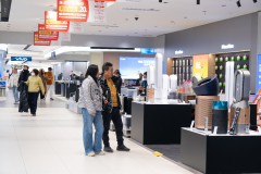 备智能识别污渍、径规划和自洁净功能的中高端